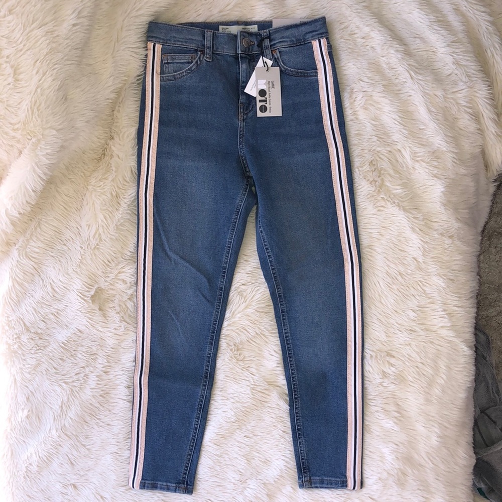 High waisted ankle length Jeans with pink stripes